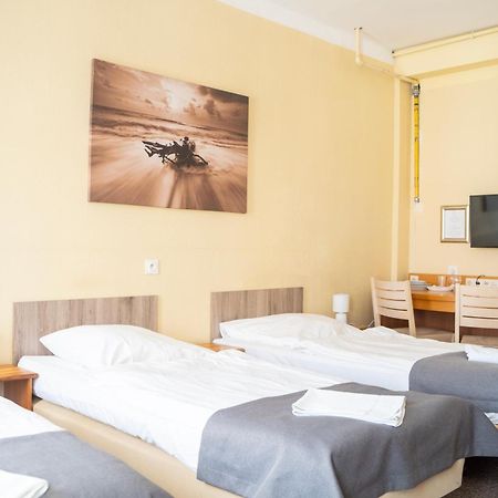 Hostel Krosnienska 12 زيلونا غورا المظهر الخارجي الصورة