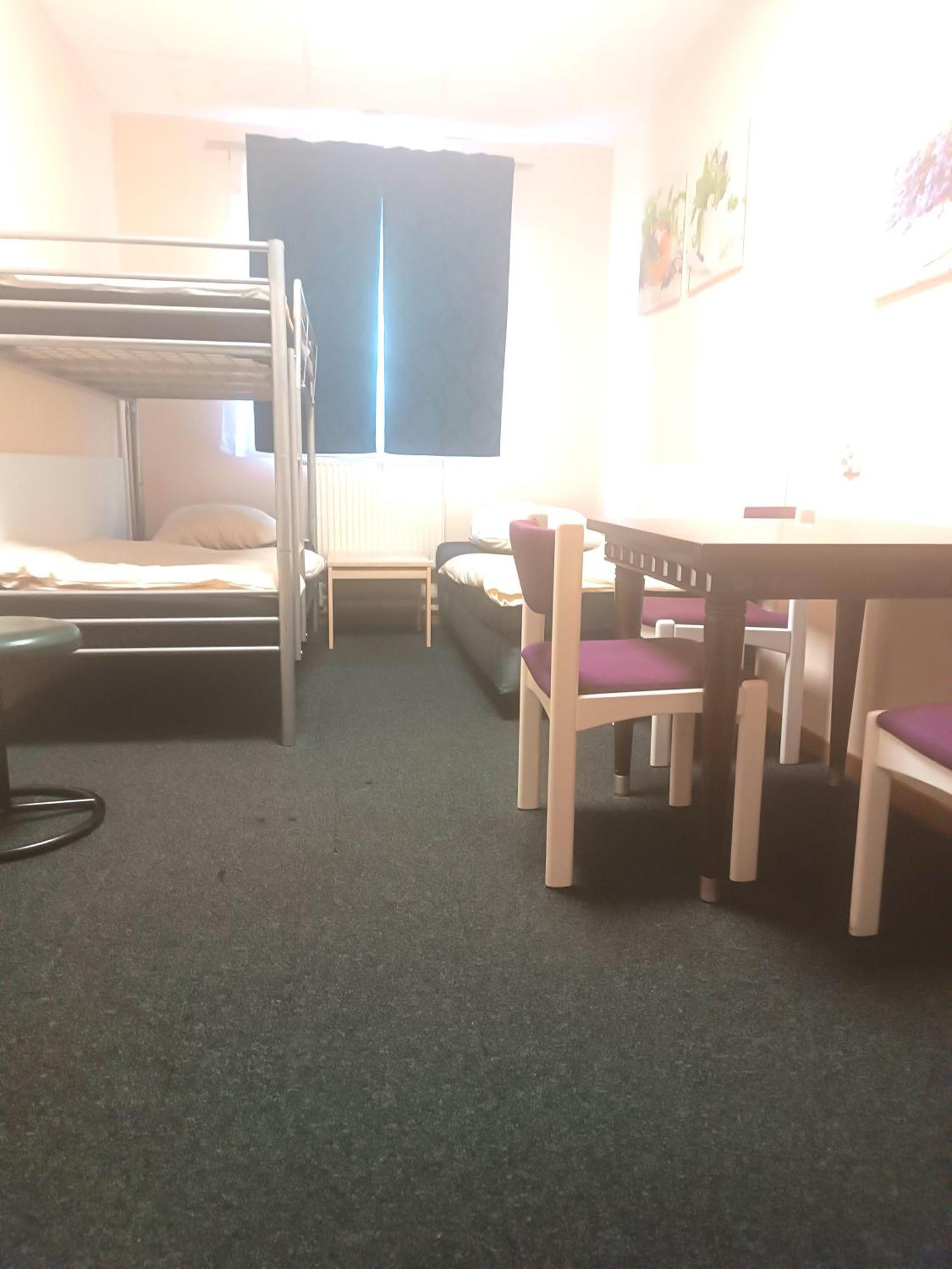 Hostel Krosnienska 12 زيلونا غورا المظهر الخارجي الصورة