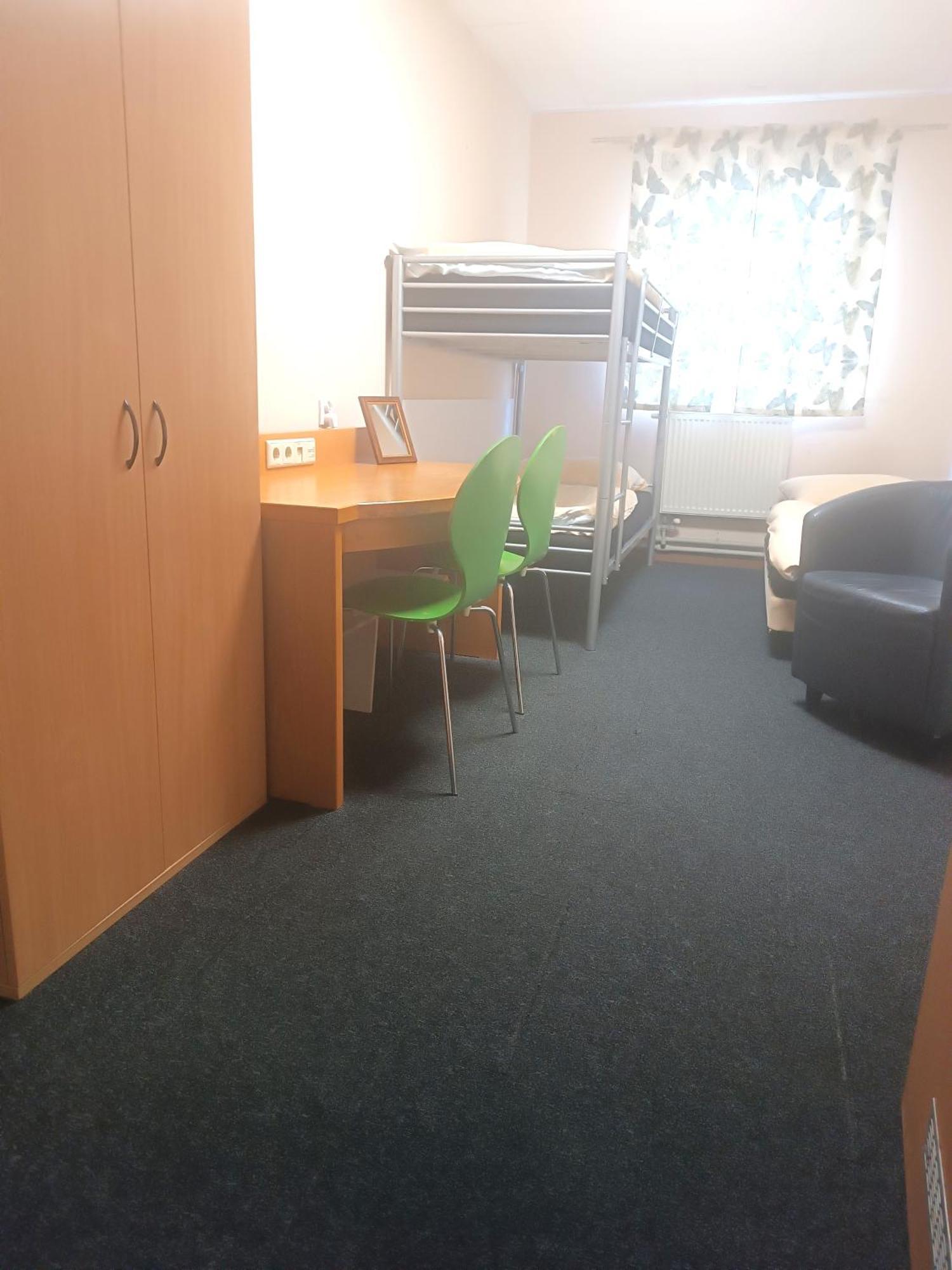 Hostel Krosnienska 12 زيلونا غورا المظهر الخارجي الصورة