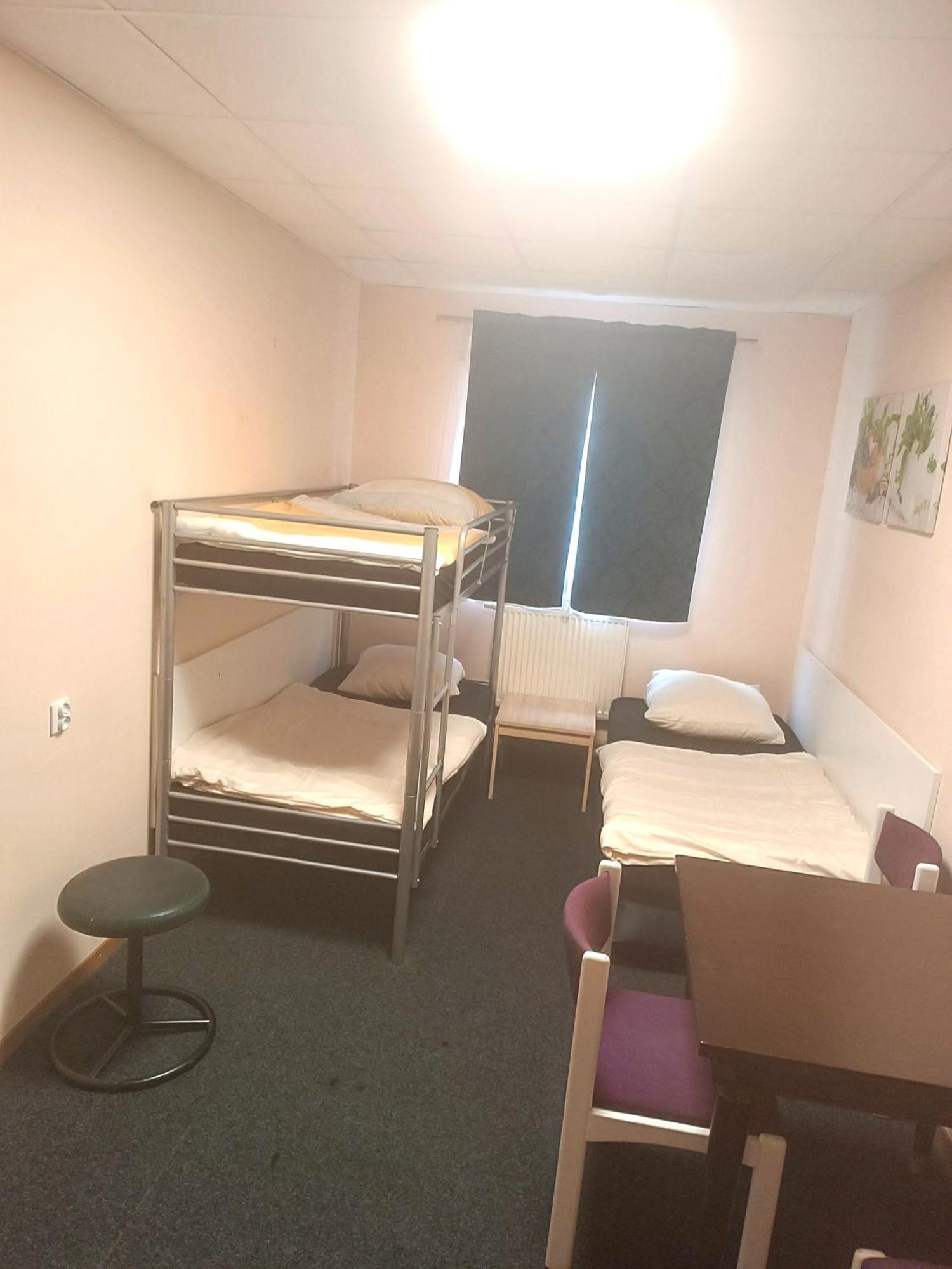 Hostel Krosnienska 12 زيلونا غورا المظهر الخارجي الصورة