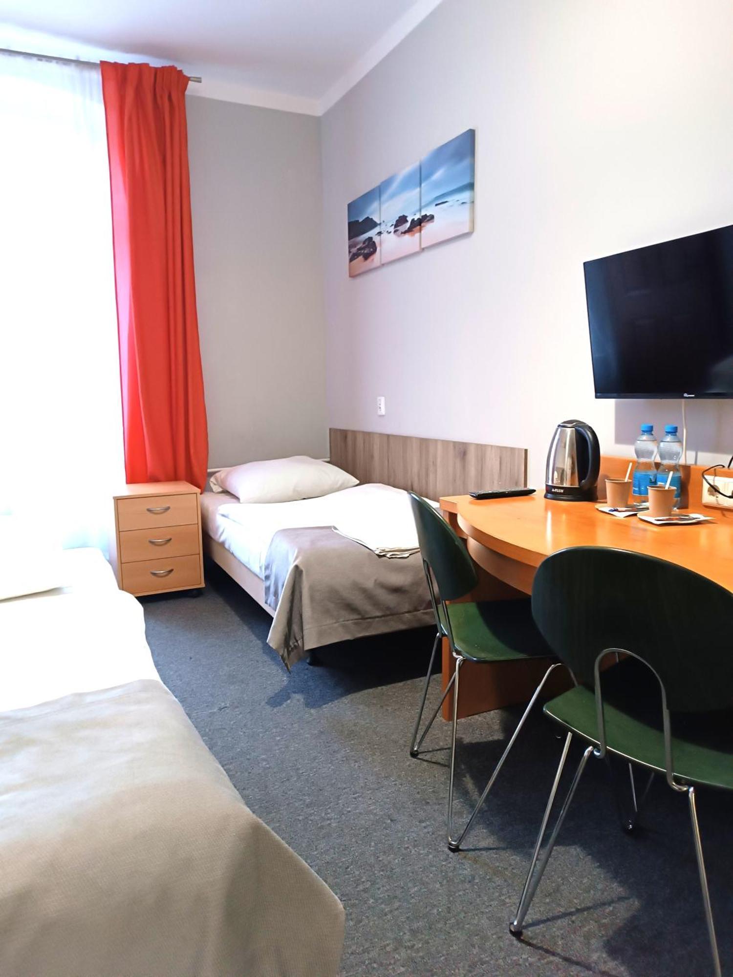 Hostel Krosnienska 12 زيلونا غورا المظهر الخارجي الصورة