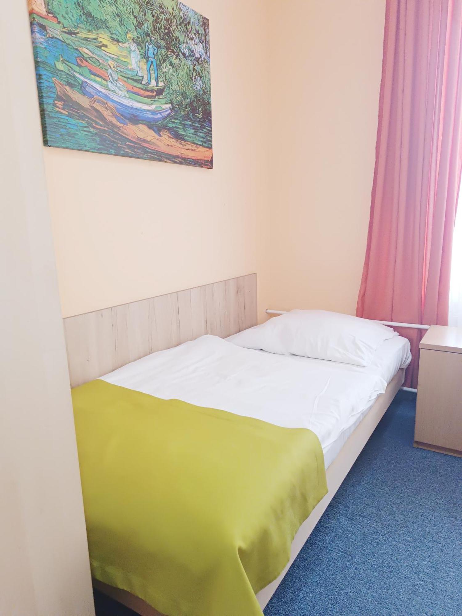 Hostel Krosnienska 12 زيلونا غورا المظهر الخارجي الصورة