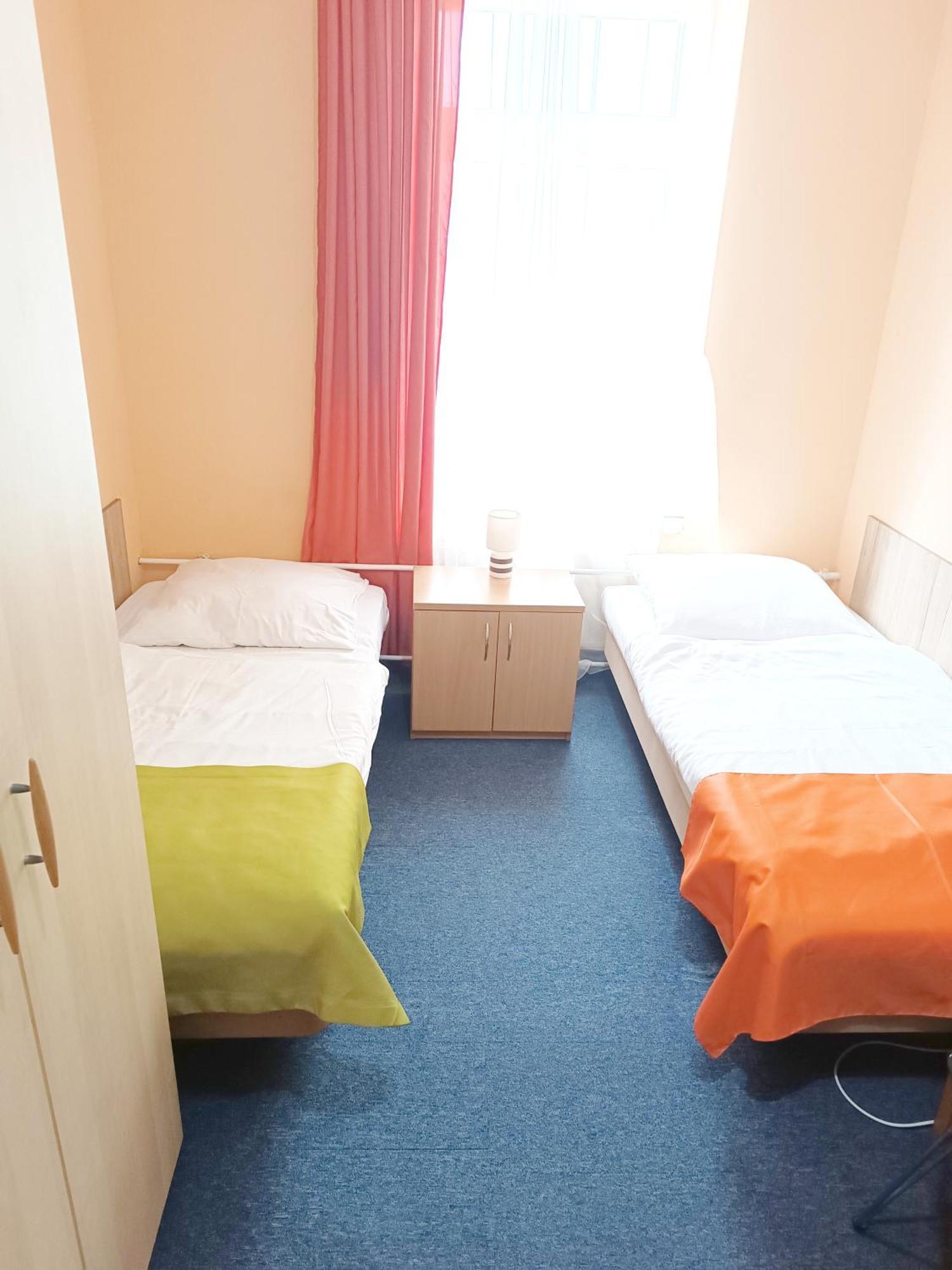 Hostel Krosnienska 12 زيلونا غورا المظهر الخارجي الصورة