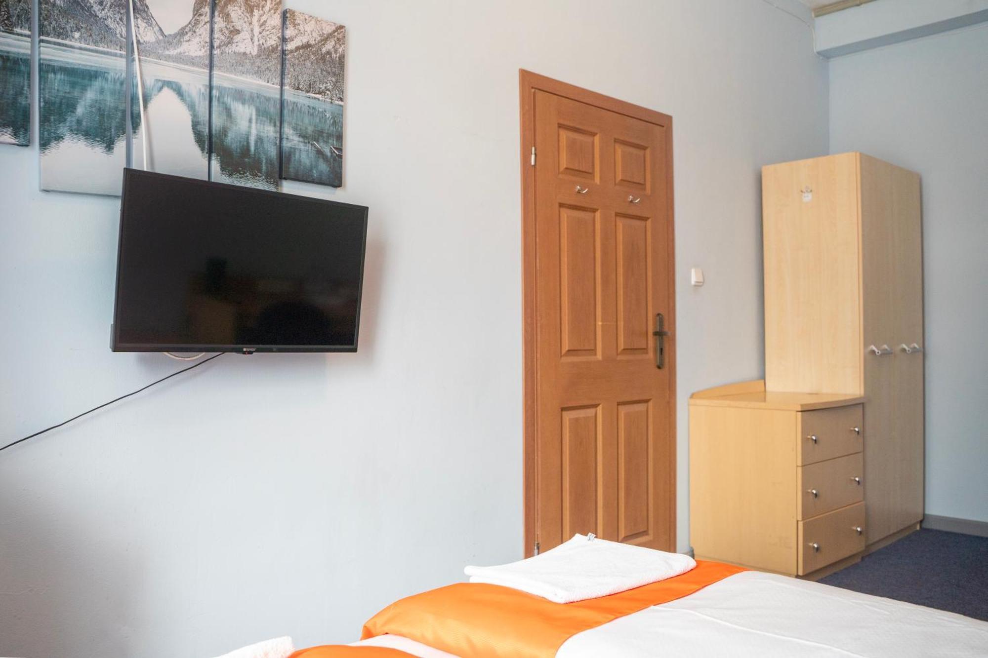 Hostel Krosnienska 12 زيلونا غورا المظهر الخارجي الصورة