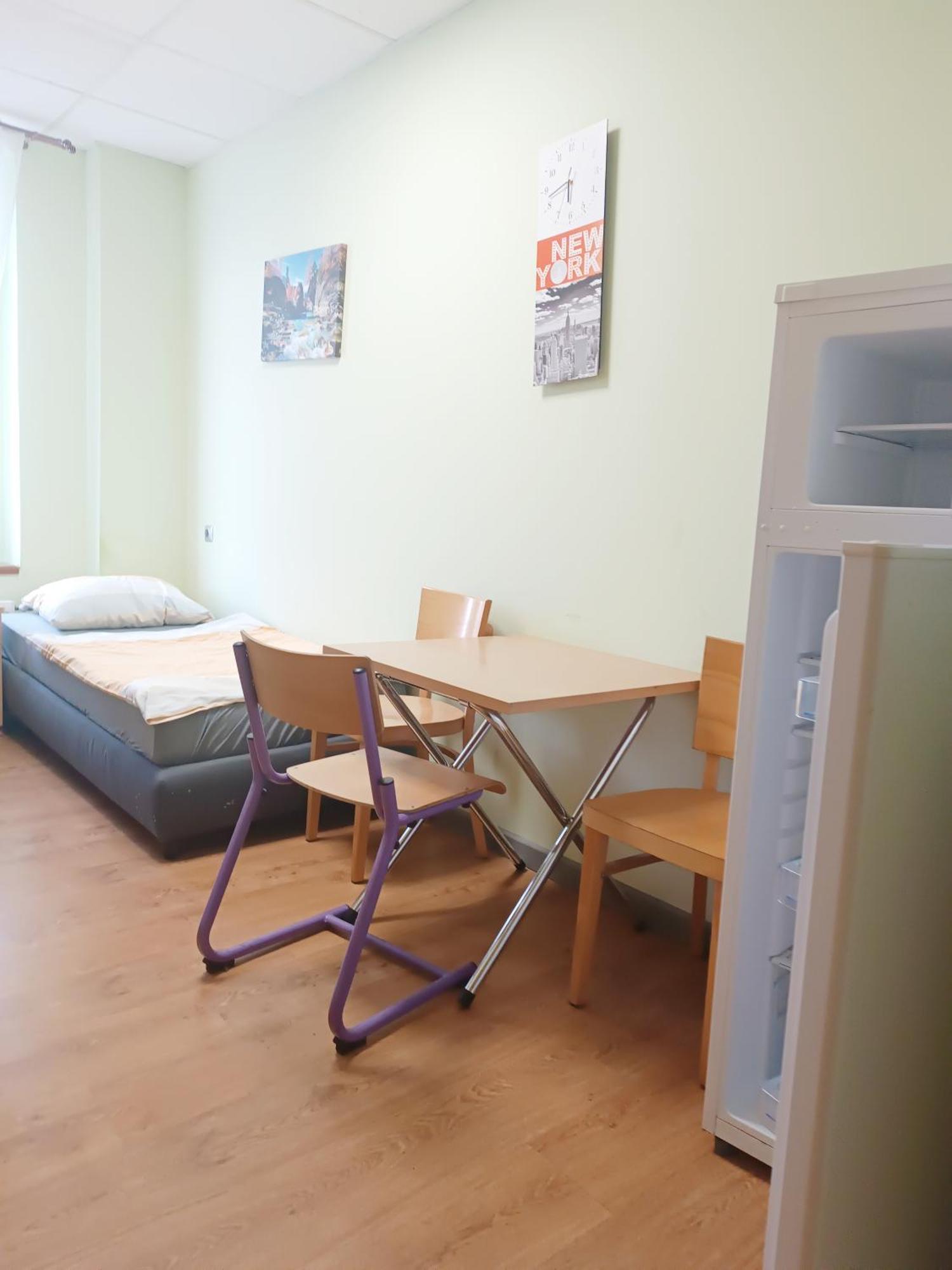 Hostel Krosnienska 12 زيلونا غورا المظهر الخارجي الصورة