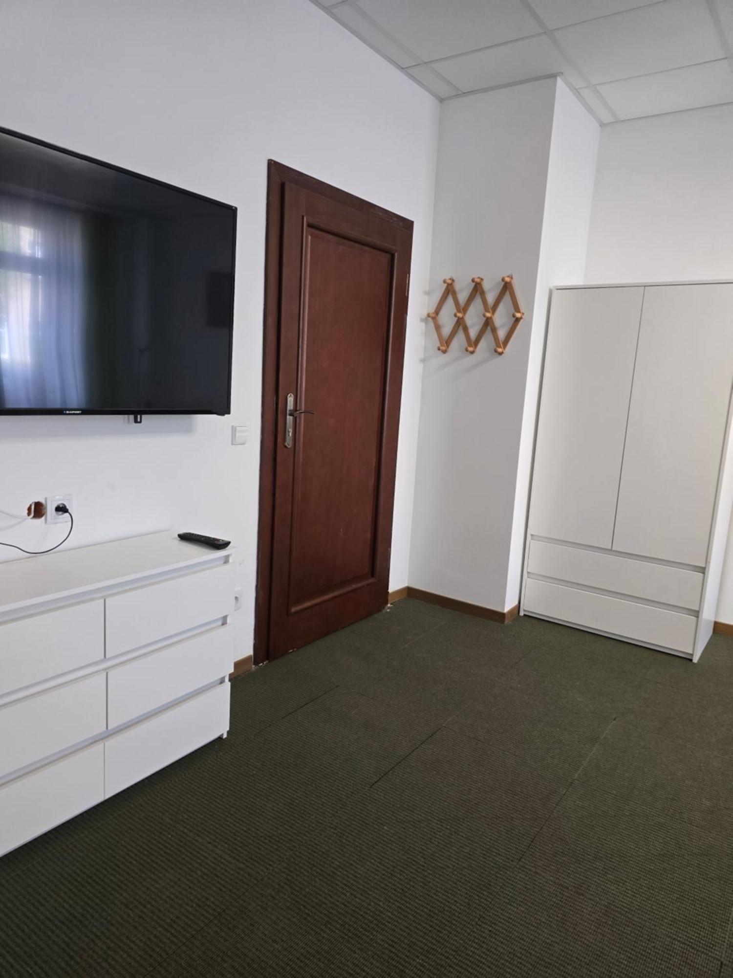 Hostel Krosnienska 12 زيلونا غورا المظهر الخارجي الصورة